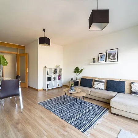 Appartement Espirito Santo - T4 Familiar - *